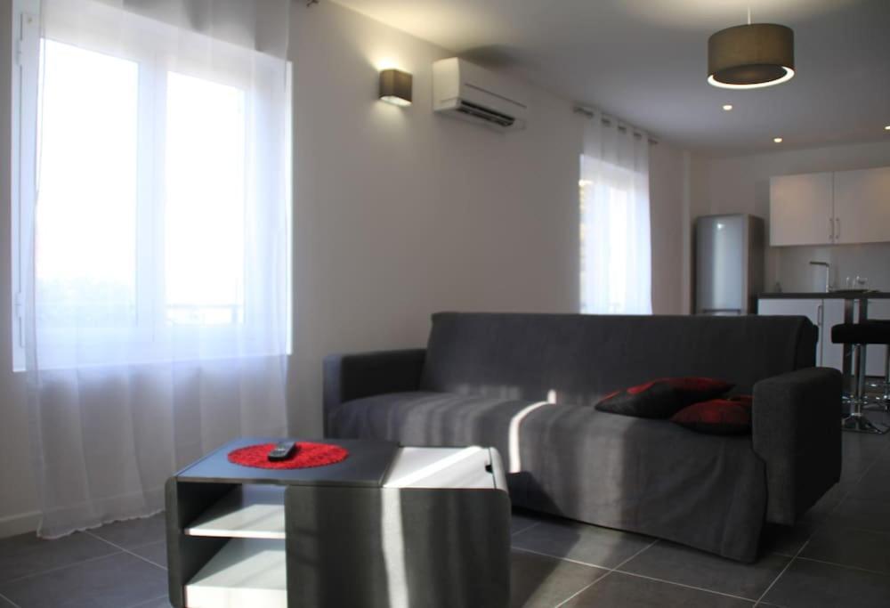 Appart Dans Maison 2 Km De La Plage Villeneuve-Loubet Dış mekan fotoğraf