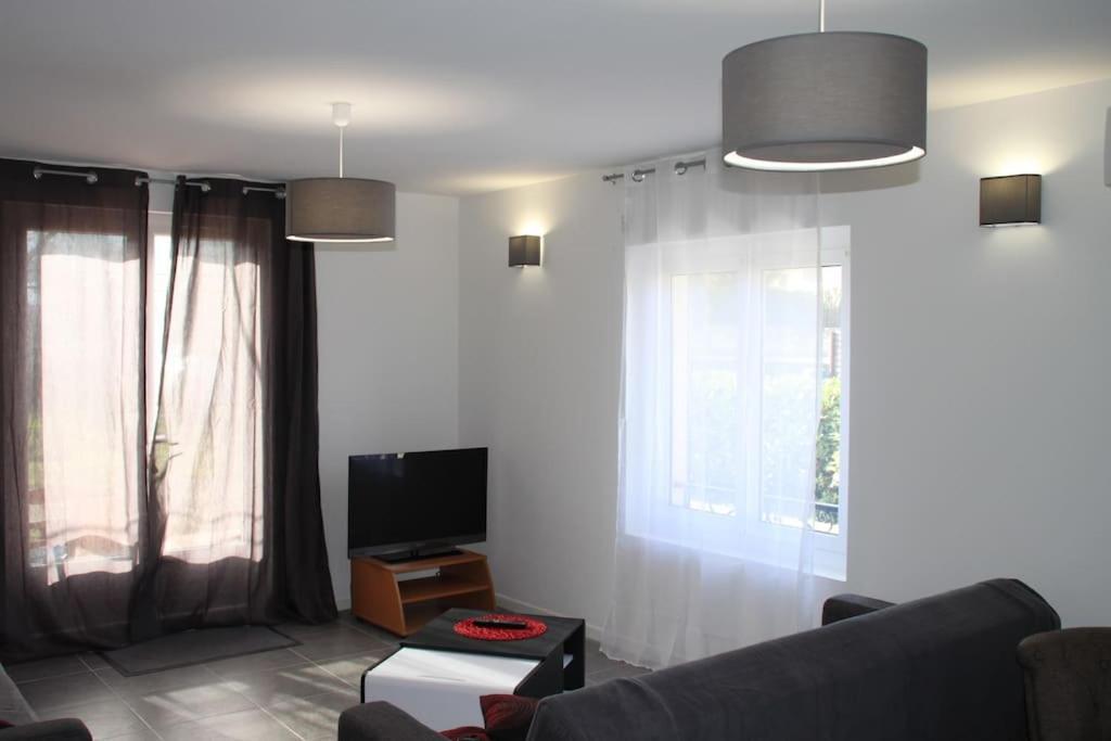 Appart Dans Maison 2 Km De La Plage Villeneuve-Loubet Dış mekan fotoğraf